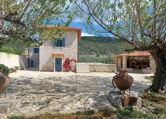Traditional House Near Nea Epidavros photo