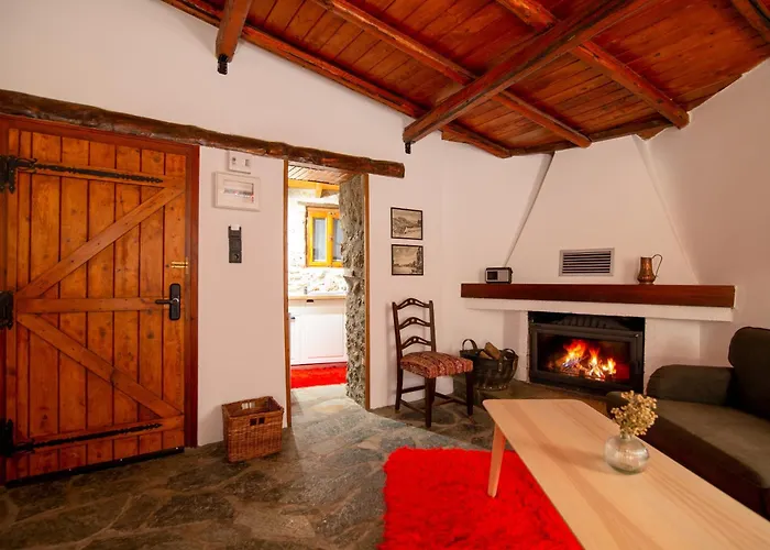 Fteri Stone House In Platanos, Akrata Daire fotoğrafı